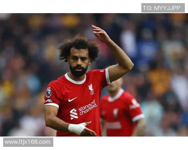 世界杯精彩瞬间那不勒斯3-0战胜利物浦帽子戏法引发全场狂欢