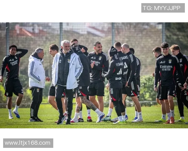 德甲激战:本菲卡与AC米兰战成平局红牌事件引发全场热议 德甲激战:本菲卡与AC米兰战成平局红牌事件引发全场热议